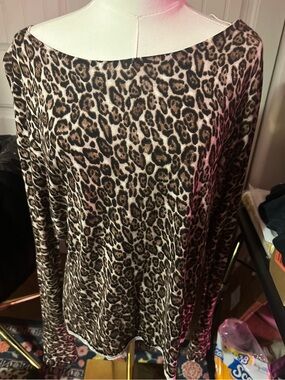 White House Black Market Crew Neck Leopard Pullover Sweater size L